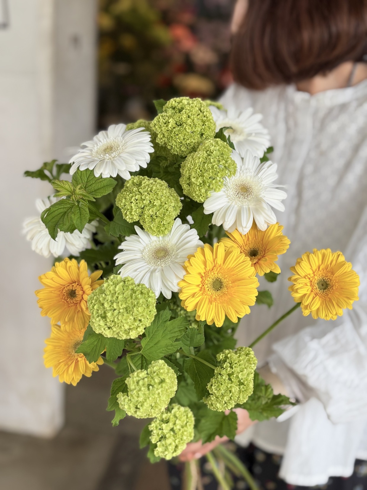 バサッとブーケ　【ガーベラとスノーボール】